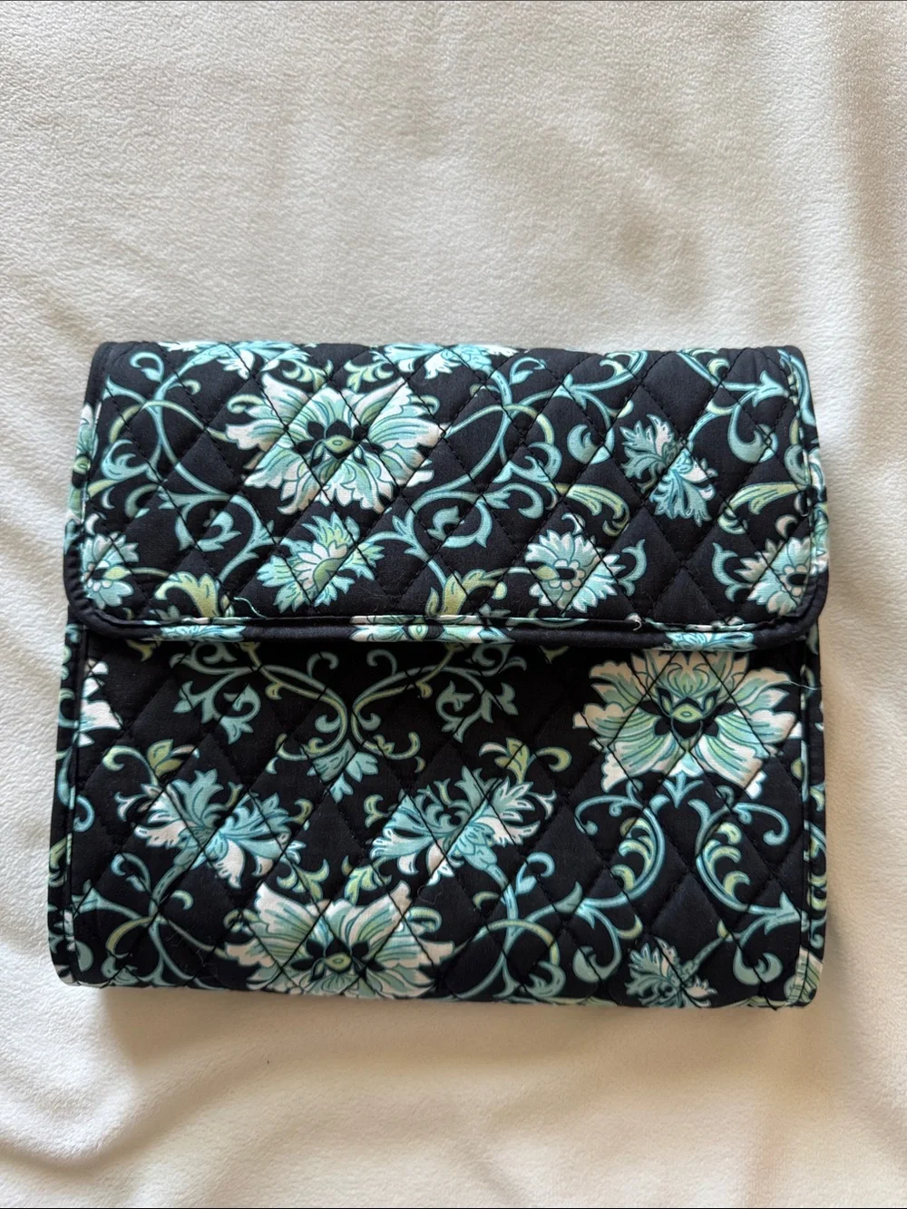 Lemon Hill Quilted Hanging Toiletry/ Cosmetic Bag Case